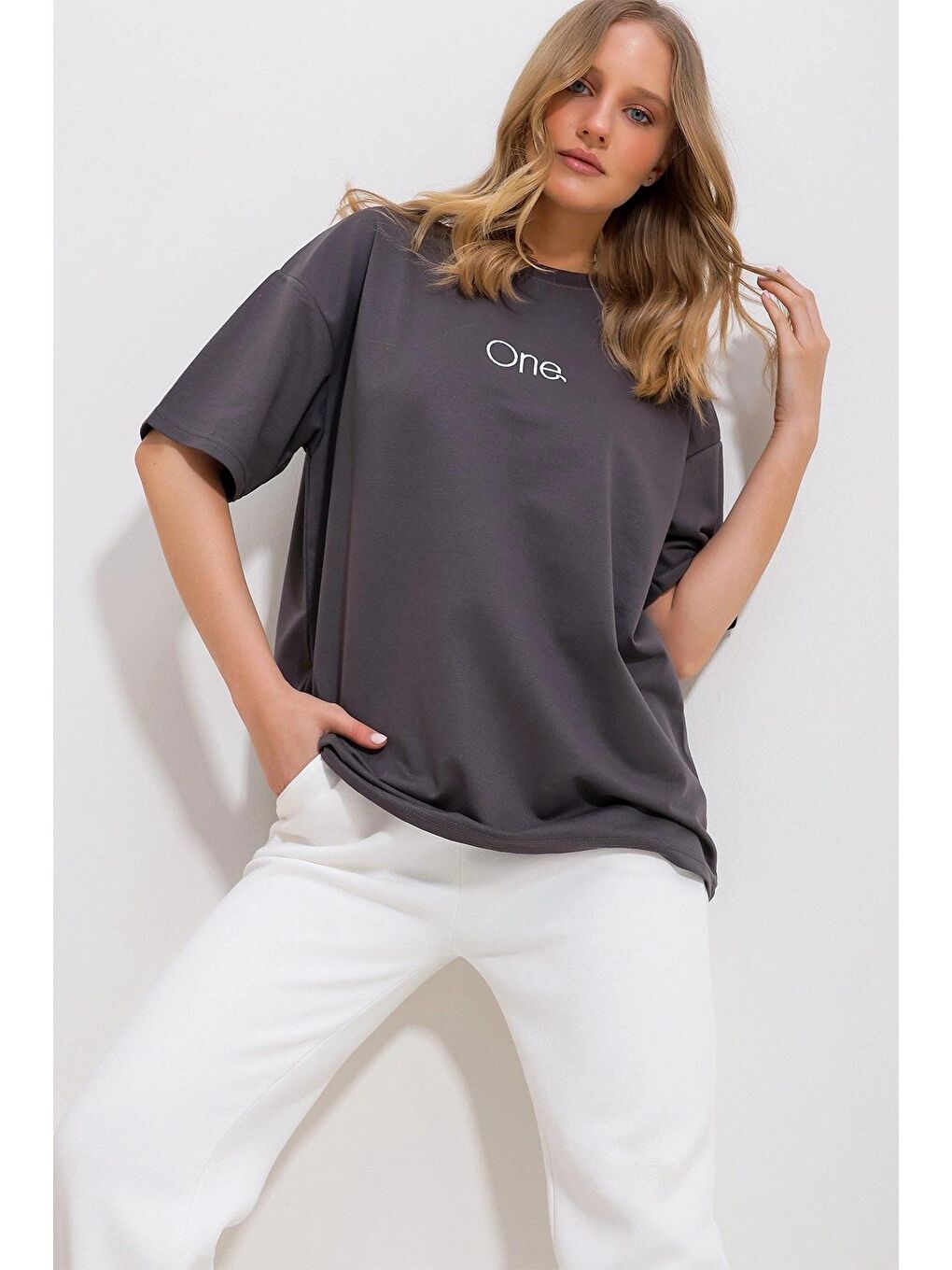 Antrasit Nakış Detay İki İplik T-Shirt-1