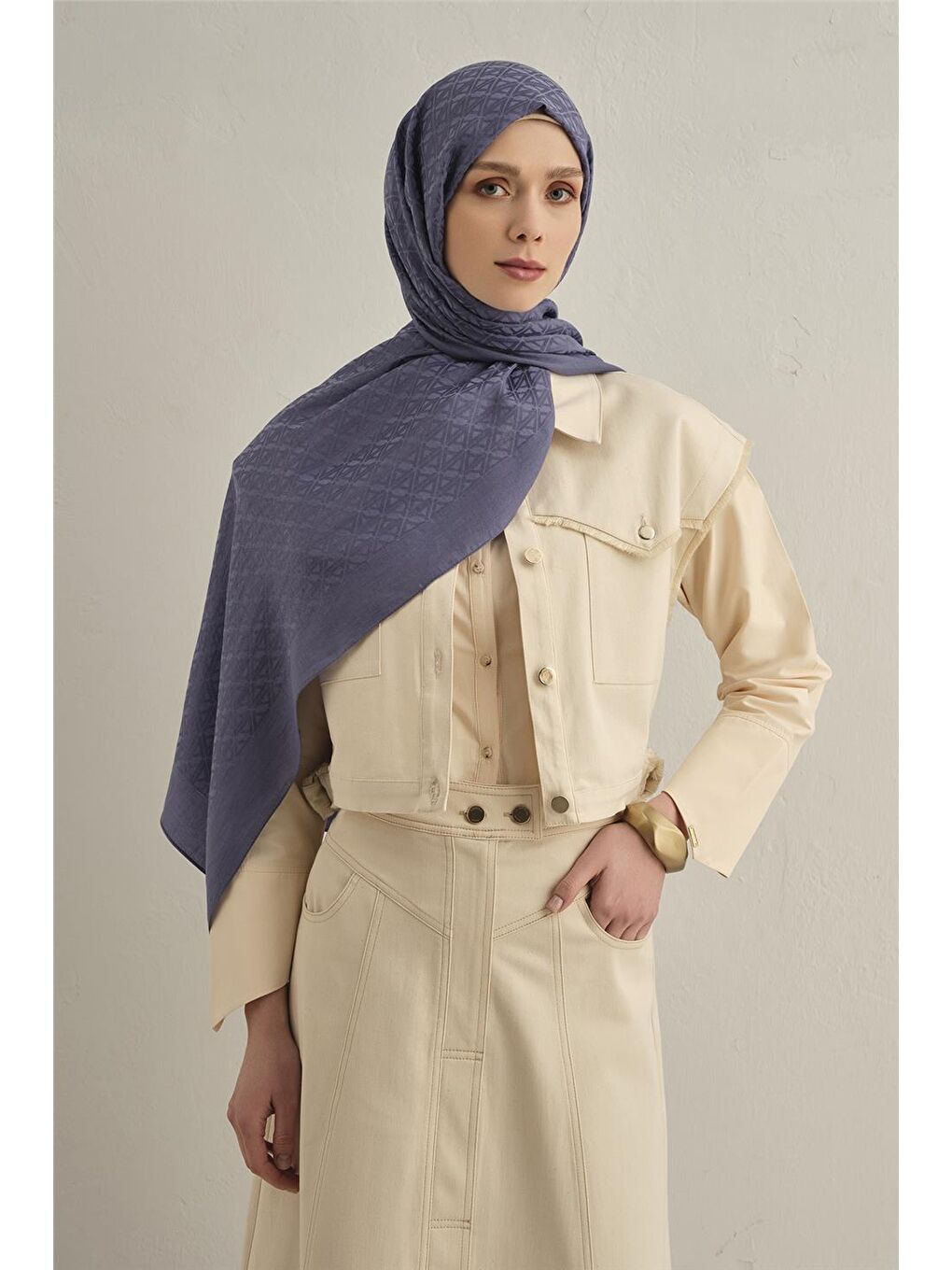 Lila Lyocell Naia Üçgen Monogram Şal 5 42-1