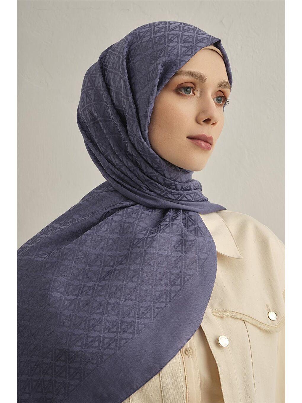 Lila Lyocell Naia Üçgen Monogram Şal 5 42-3