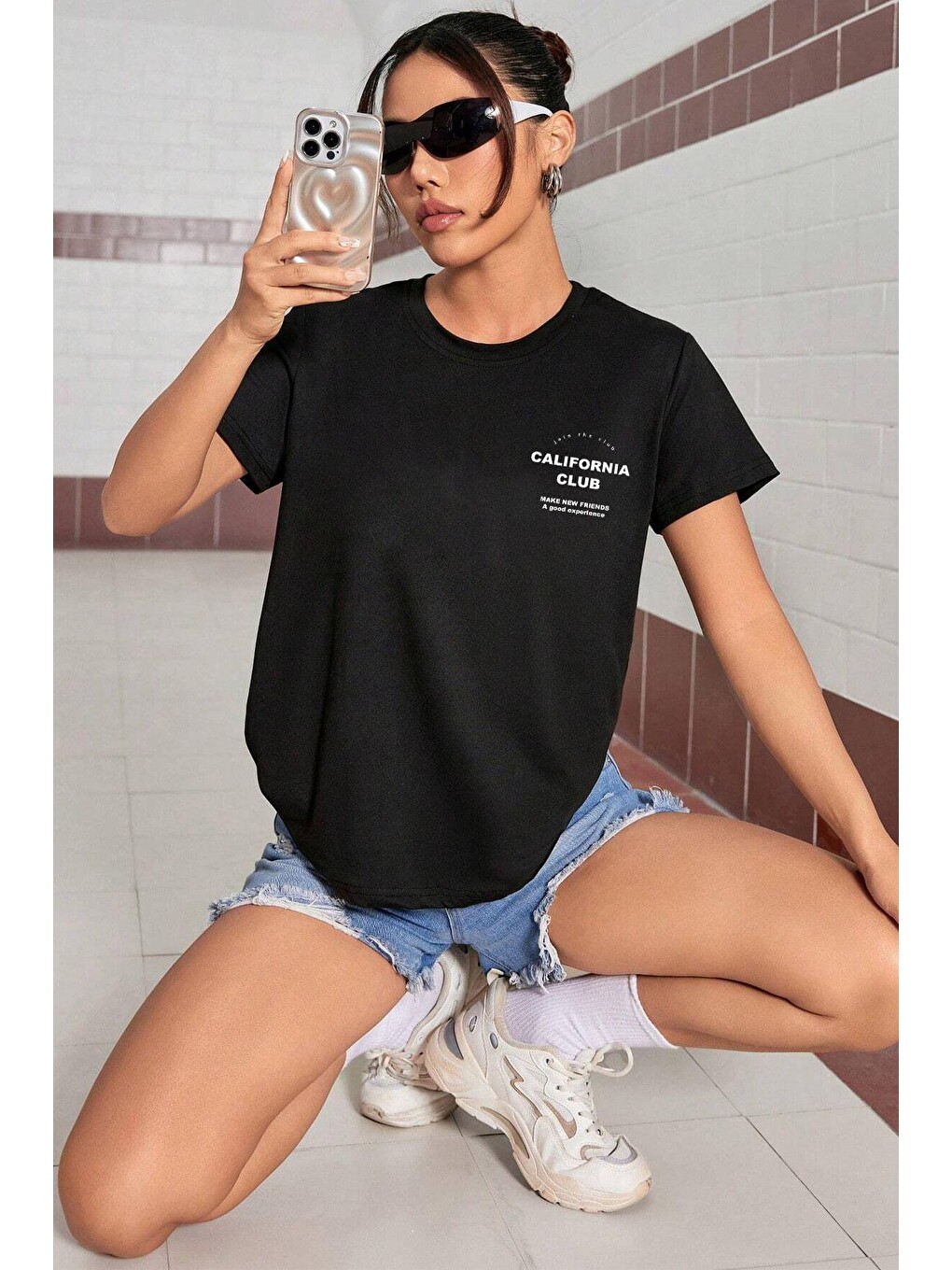 Siyah Unisex Lacivert Yaka Kol Detaylı California Club Baskılı Oversize T-shirt