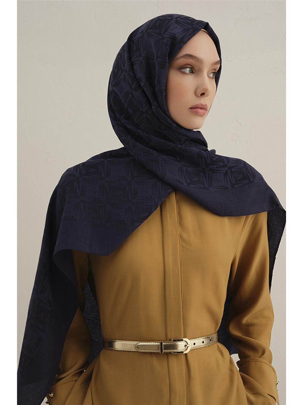 Lacivert Lyocell Naia Kare Monogram Şal 6 02-1