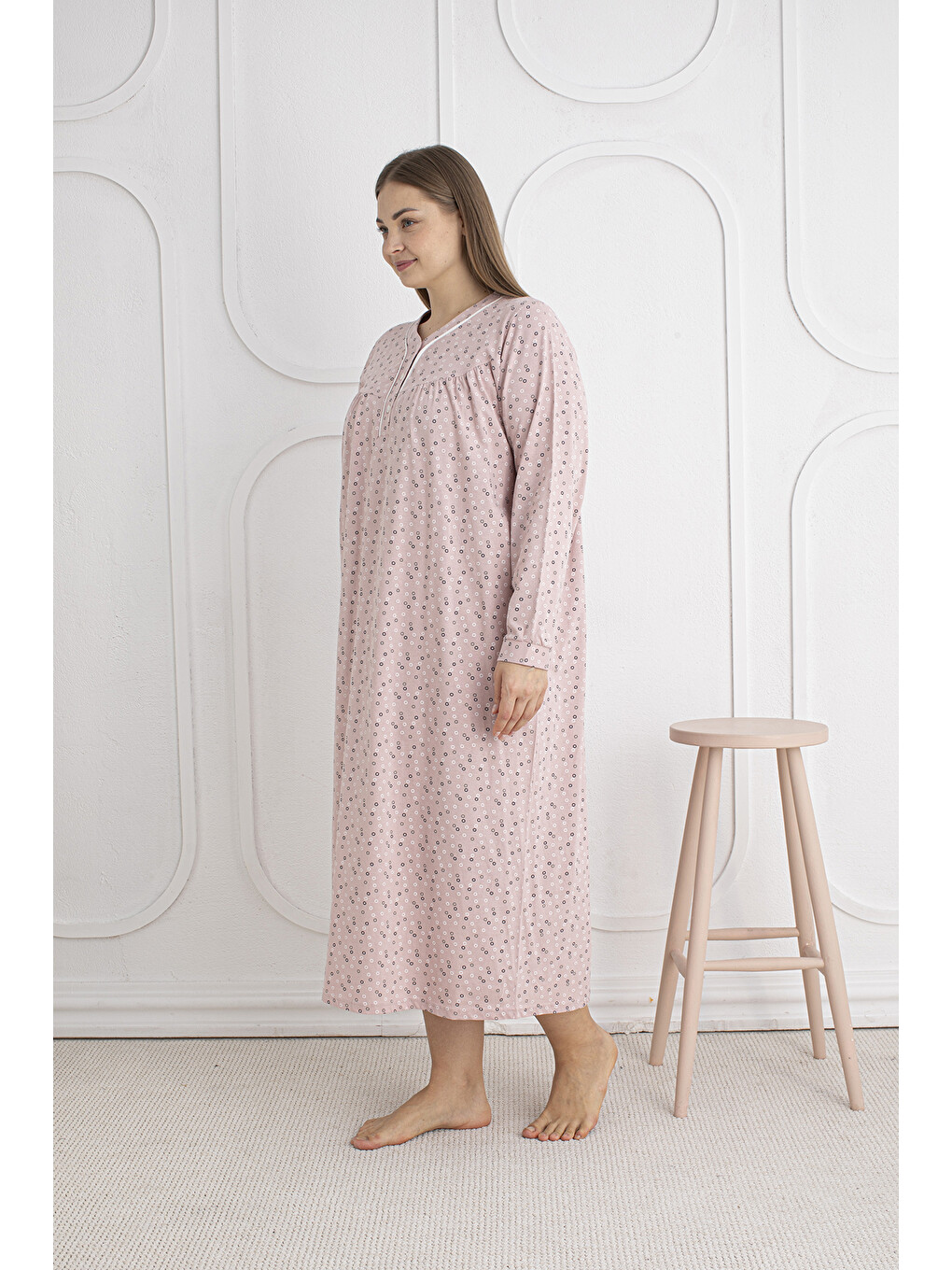 Pembe %100 Pamuklu Mevsimlik Kumaş Uzun Kol Büyük Beden Anne Geceliği 813-1