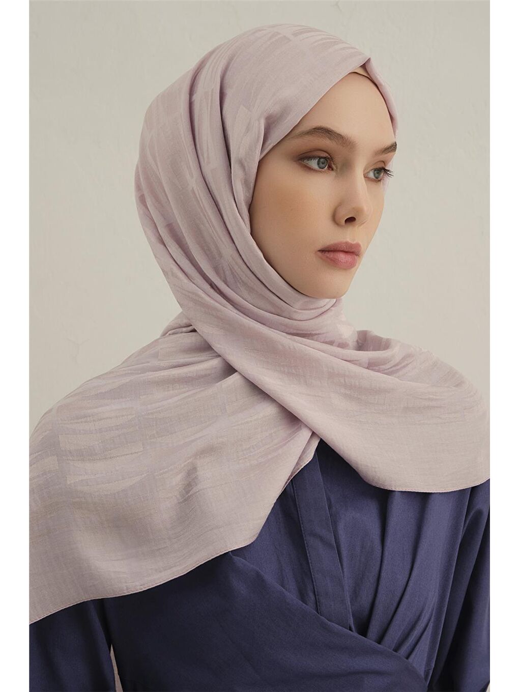 Pembe Lyocell Naia Çubuk Desen Şal 3 43-2