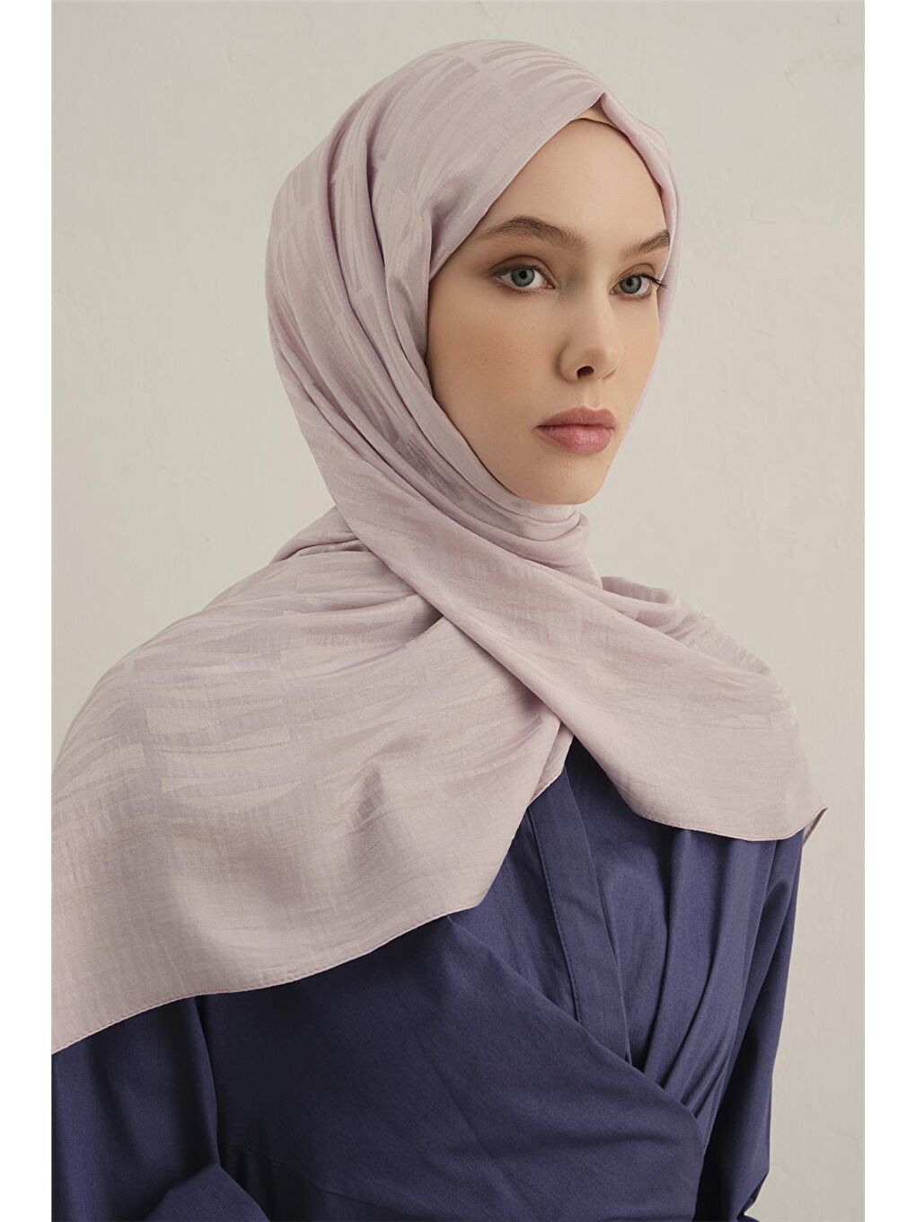 Pembe Lyocell Naia Çubuk Desen Şal 3 43-3