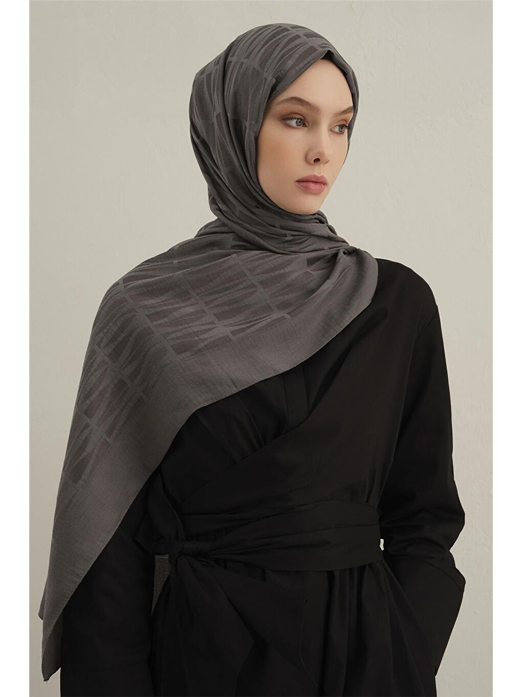 Gri Lyocell Naia Çubuk Desen Şal 3 18-1