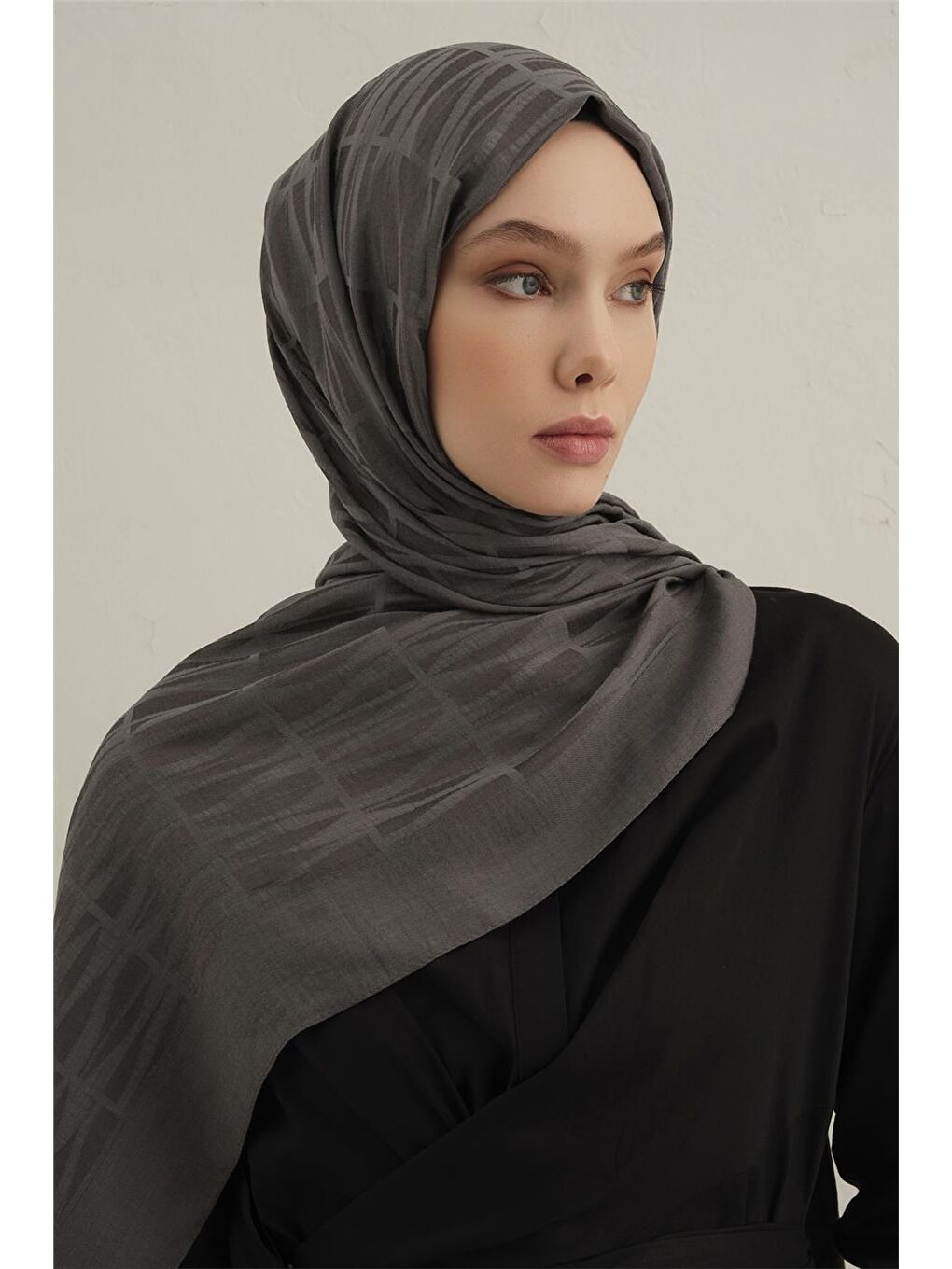 Gri Lyocell Naia Çubuk Desen Şal 3 18-3