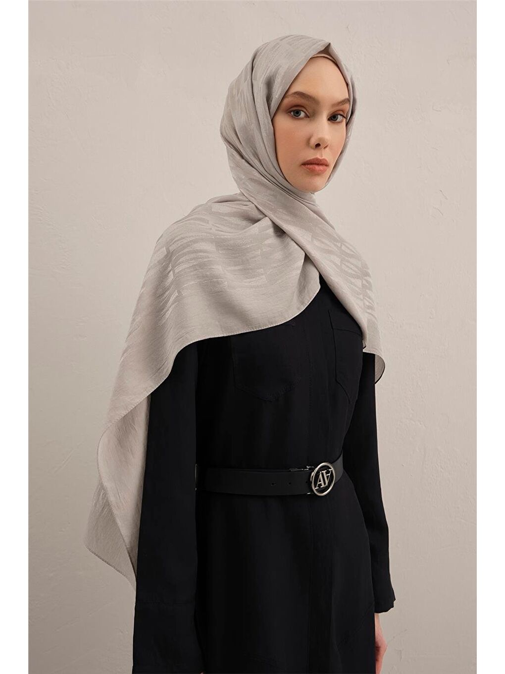 Gri Lyocell Naia Çubuk Desen Şal 3 23-1