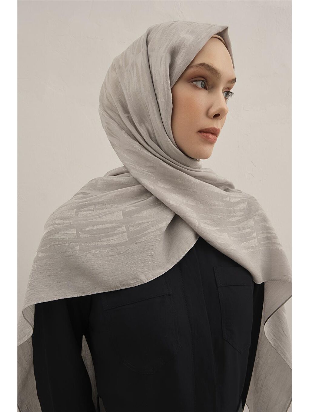 Gri Lyocell Naia Çubuk Desen Şal 3 23-3