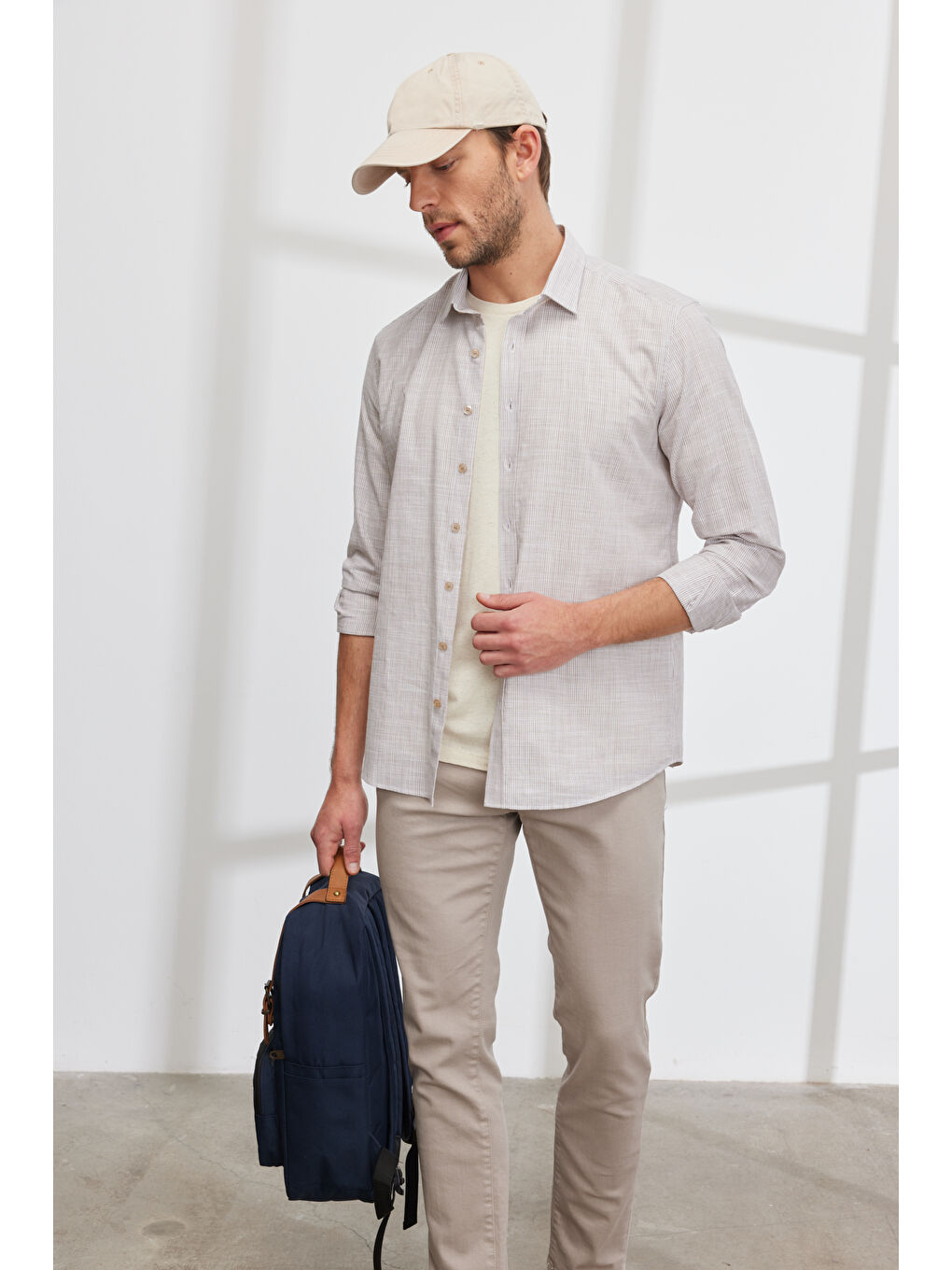 Erkek Bej Slim Fit Dar Kesim Klasik Yaka %100 Pamuk Çizgili Gömlek