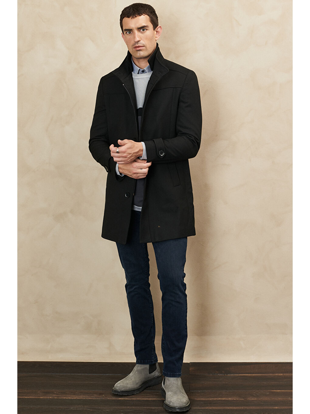 Erkek Siyah Standart Fit Normal Kesim Dik Yaka Yünlü Kaşe Palto Kaban-1