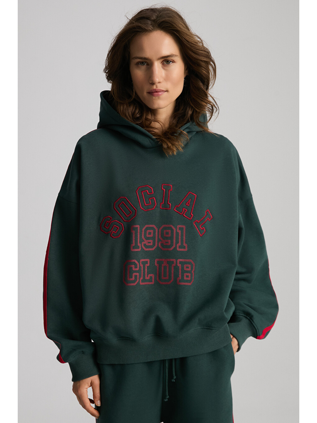 Yeşil Possıbılıty Kadın Oversize Kolları Kontrast Biyeli İçi Polarlı Yumuşacık Kapüşonlu YEŞİL Sweatshirt