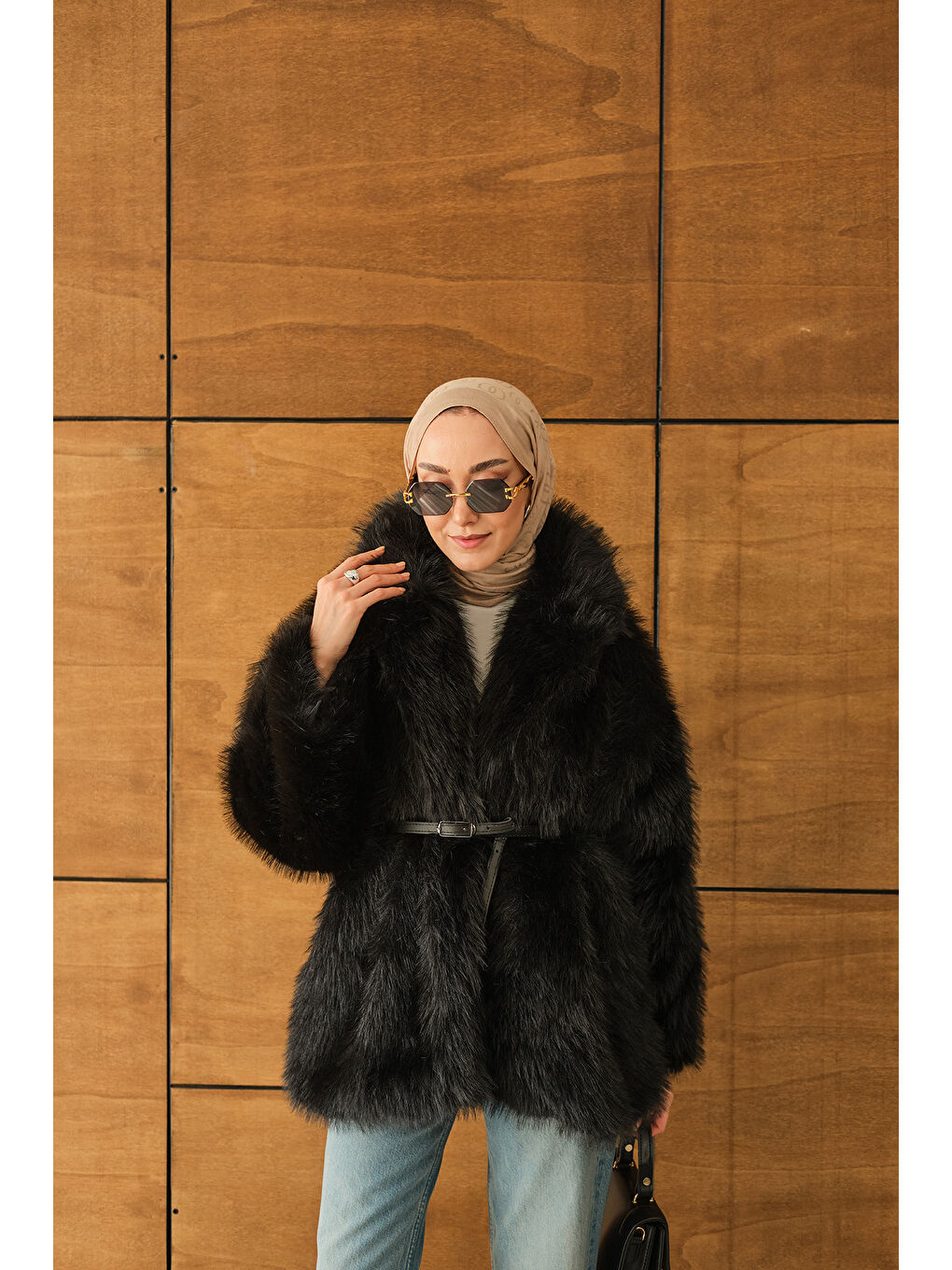 Kadın Kemer Detay Kürk Kaban Siyah-3