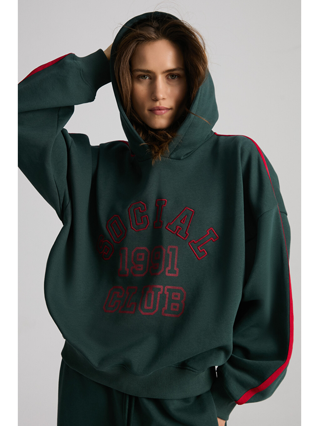 Yeşil Possıbılıty Kadın Oversize Kolları Kontrast Biyeli İçi Polarlı Yumuşacık Kapüşonlu YEŞİL Sweatshirt-1
