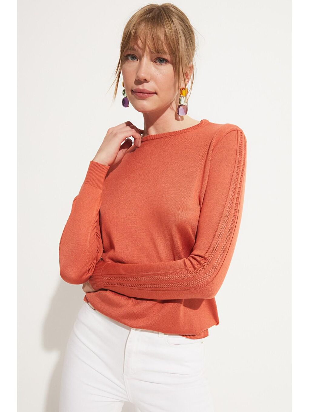 Kahverengi Kadın Exclusive Viskoz Karışımlı Normal Kalıp Bisiklet Yaka Ajur Detaylı Triko Kazak