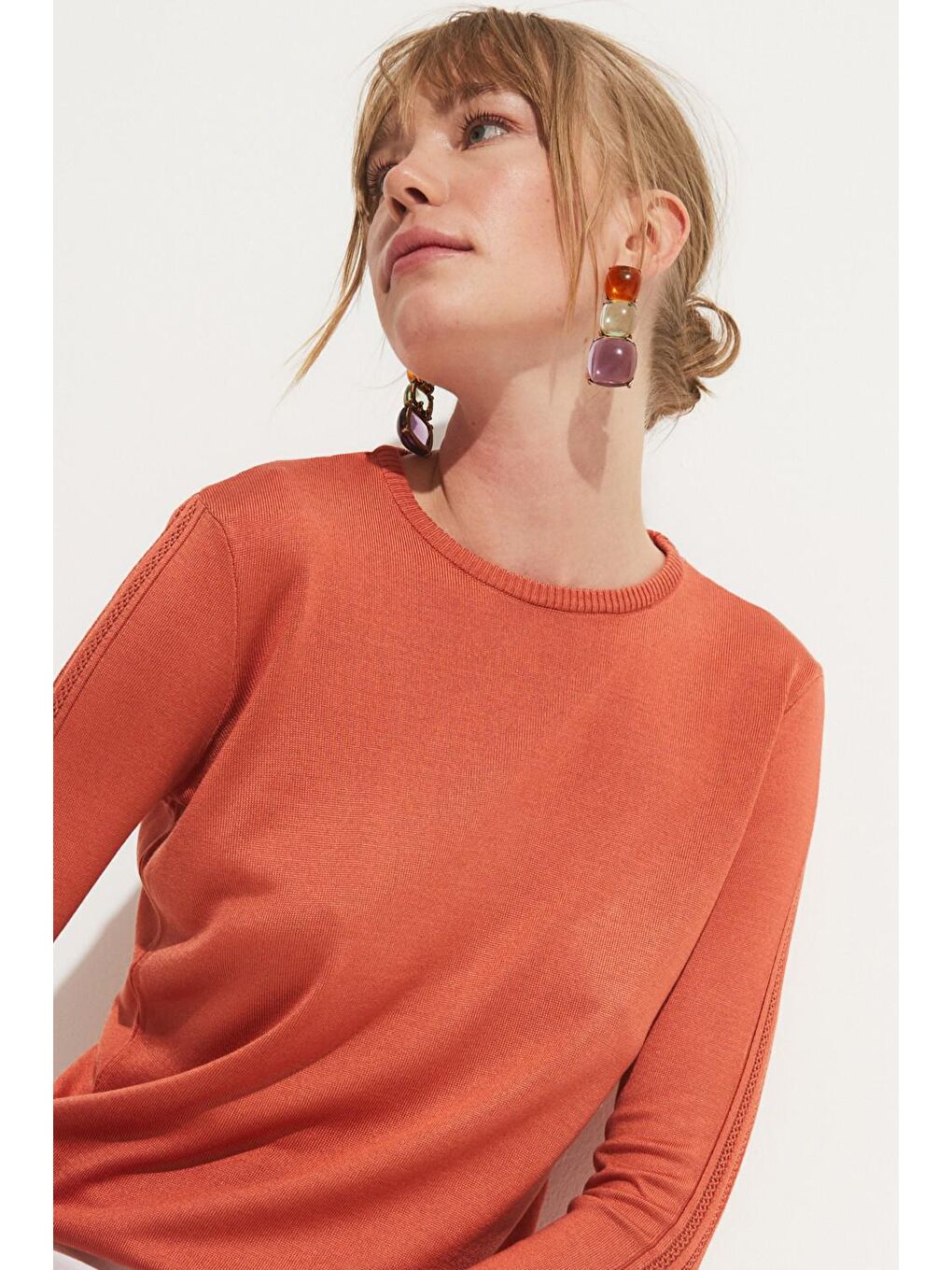 Kahverengi Kadın Exclusive Viskoz Karışımlı Normal Kalıp Bisiklet Yaka Ajur Detaylı Triko Kazak-2