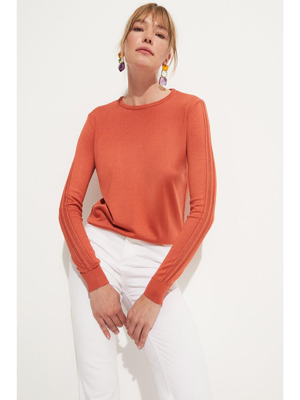 Kahverengi Kadın Exclusive Viskoz Karışımlı Normal Kalıp Bisiklet Yaka Ajur Detaylı Triko Kazak-3