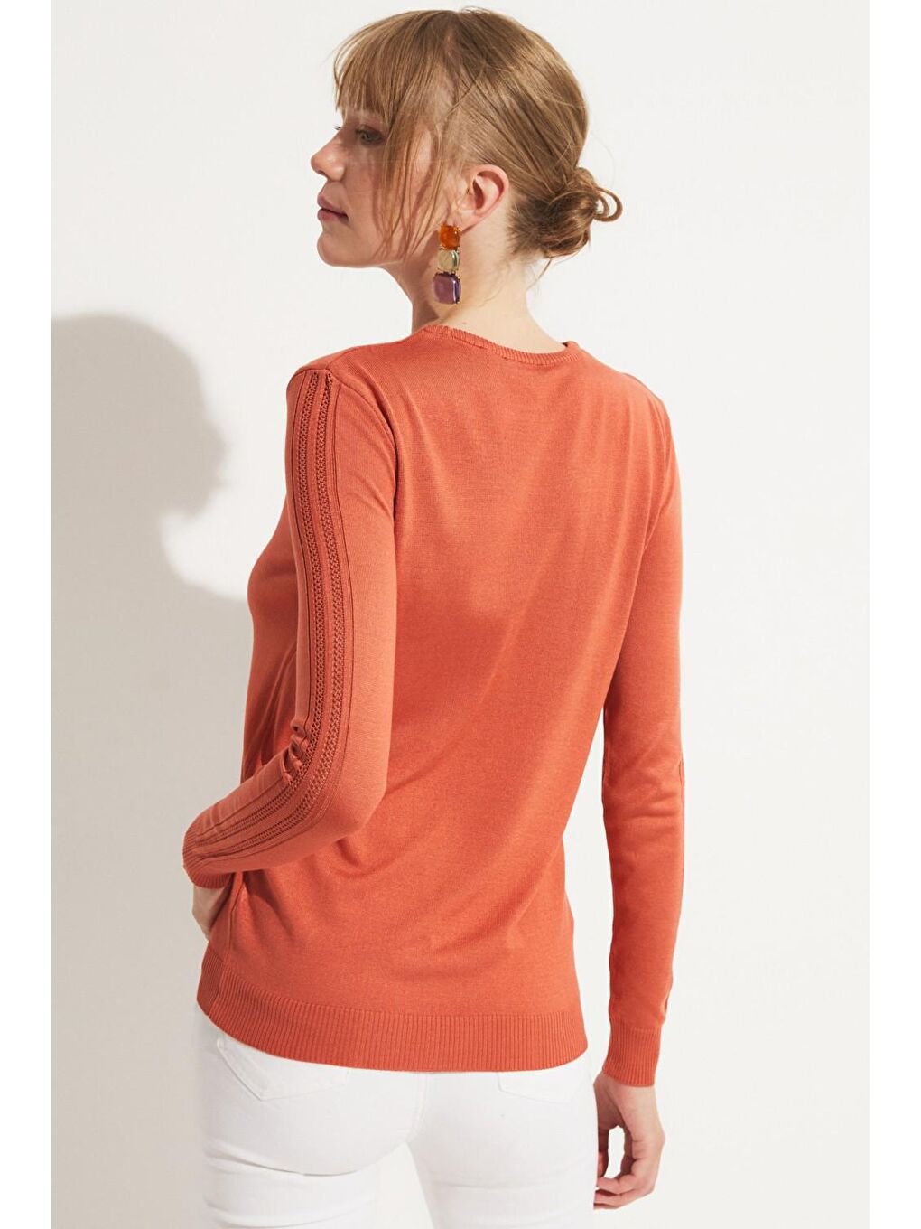 Kahverengi Kadın Exclusive Viskoz Karışımlı Normal Kalıp Bisiklet Yaka Ajur Detaylı Triko Kazak-4