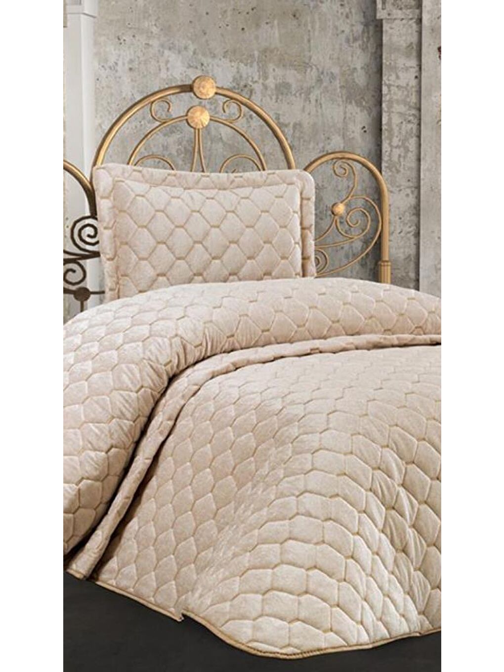 Kahverengi Lima Kadife Dolgulu Tek Kişilik Yatak Örtüsü Cappucino