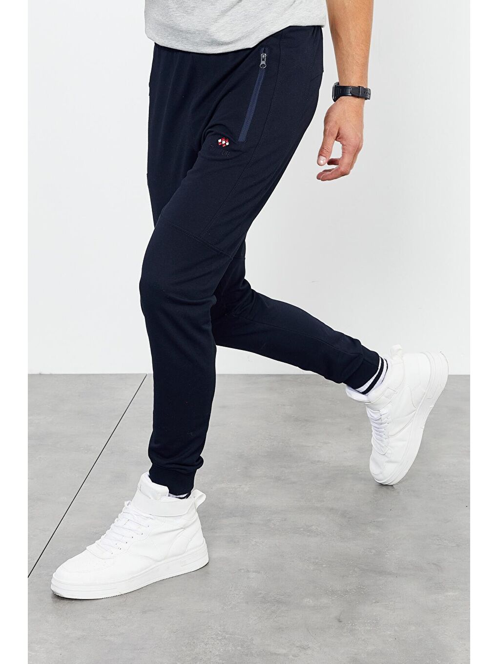 TOMMYLIFE Lacivert Air Baskılı Fermuar Cepli Standart Kalıp Jogger Erkek Eşofman Alt - 84587 - 1