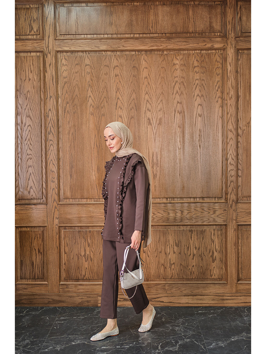 Kadın Taş Aksesuarlı Takım Kahverengi-1