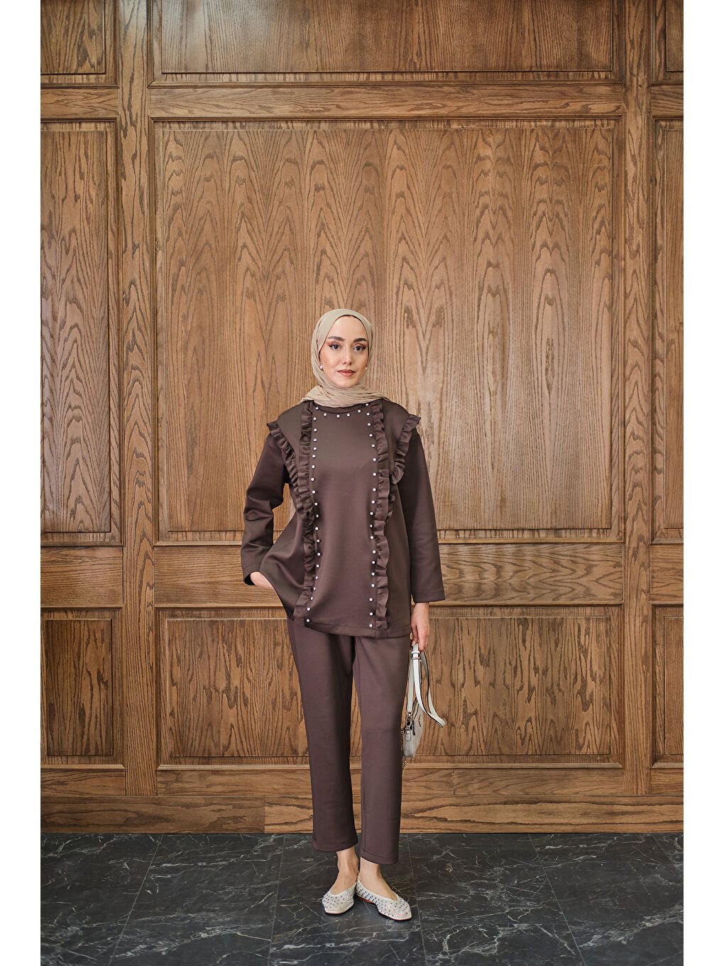 Kadın Taş Aksesuarlı Takım Kahverengi-3