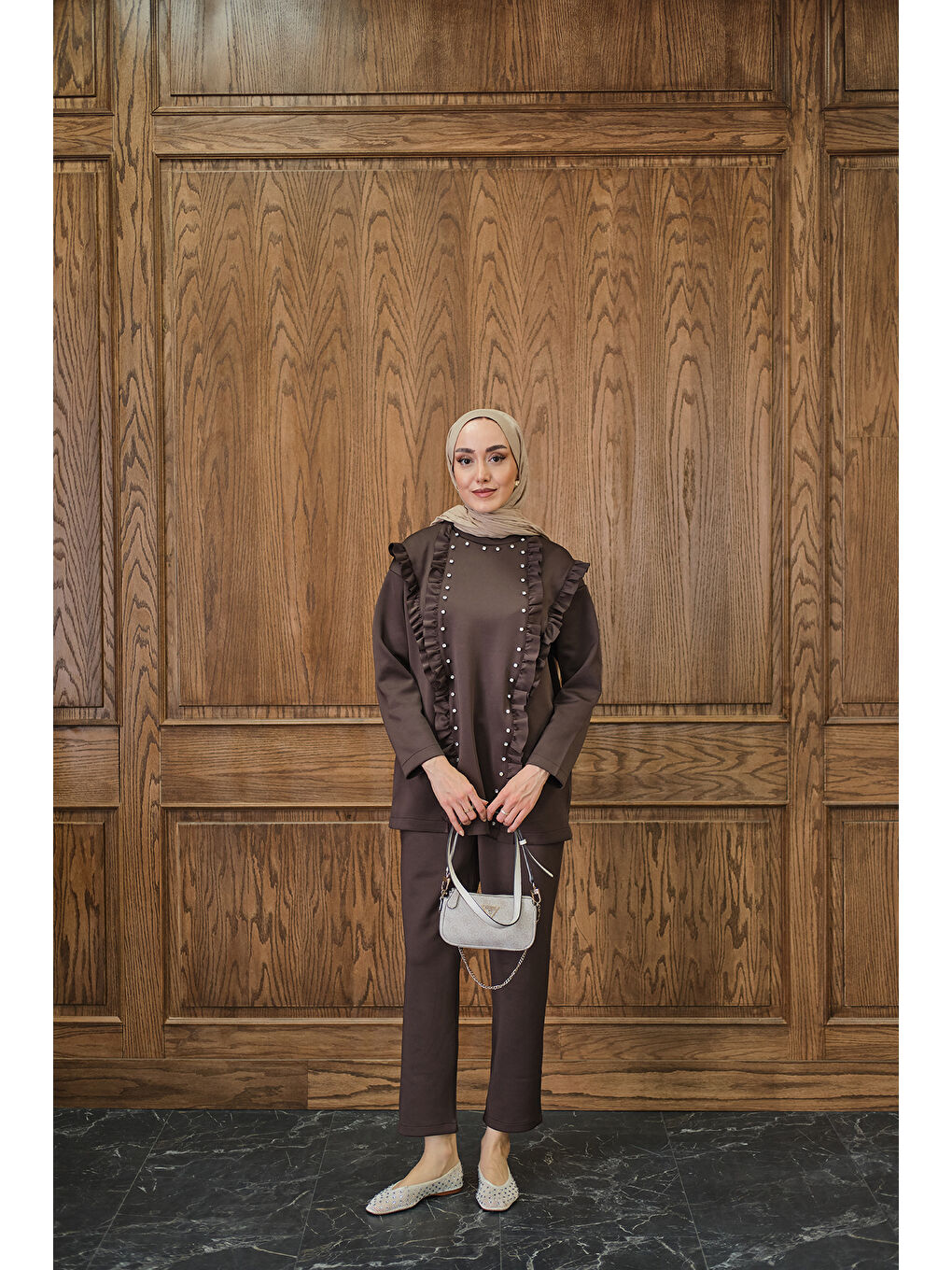 Kadın Taş Aksesuarlı Takım Kahverengi-4