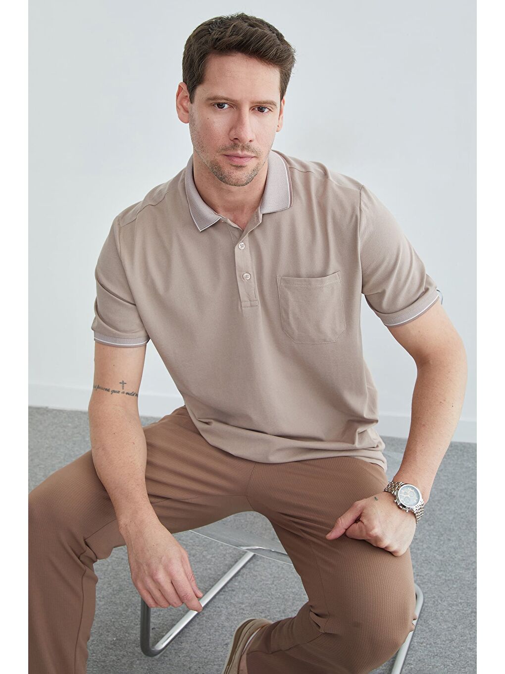 Bej Düğmeli Tek Cepli Polo Yaka Tişört-1