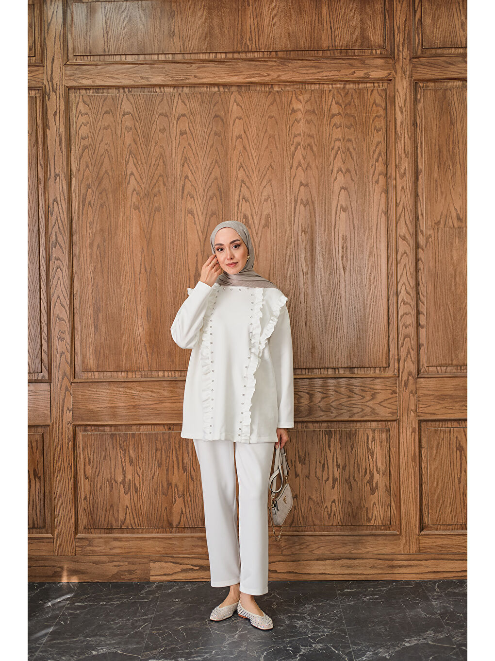 Kadın Taş Aksesuarlı Takım Beyaz-1