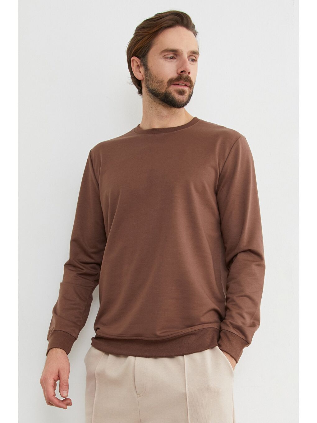 Kahverengi Basic Bisiklet Yaka Sweatshirt