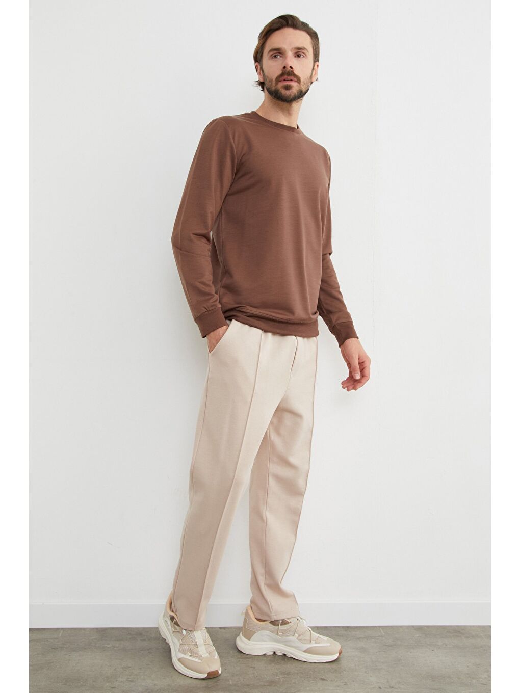 Kahverengi Basic Bisiklet Yaka Sweatshirt-1