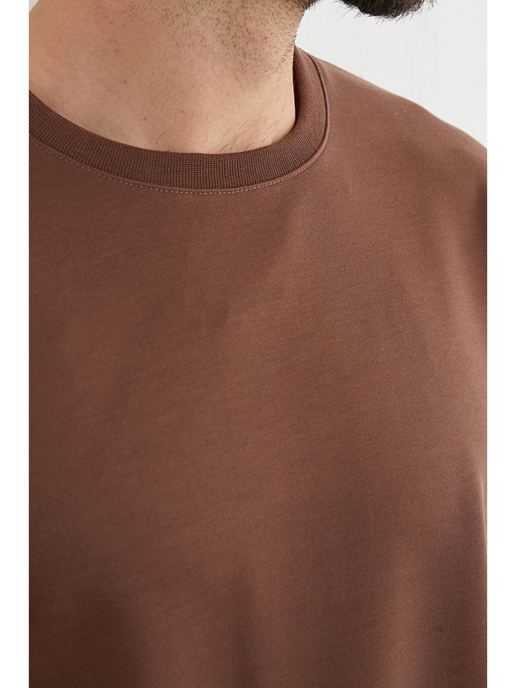 Kahverengi Basic Bisiklet Yaka Sweatshirt-4