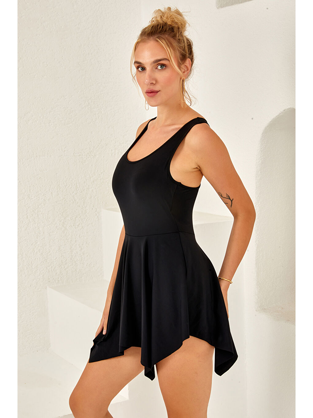 Sıfır Kol Şortlu Mayo Yüzücü Etekli Mayo 3844 Siyah-2