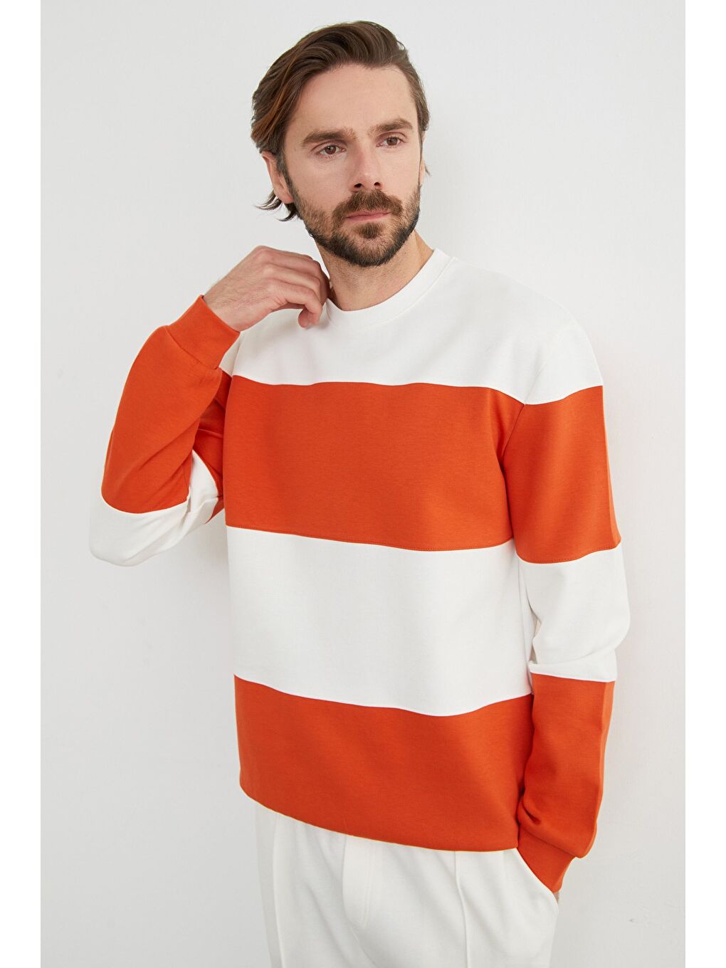 Turuncu Renk Bloklu Oversize Bisiklet Yaka Büyük Beden Sweatshirt