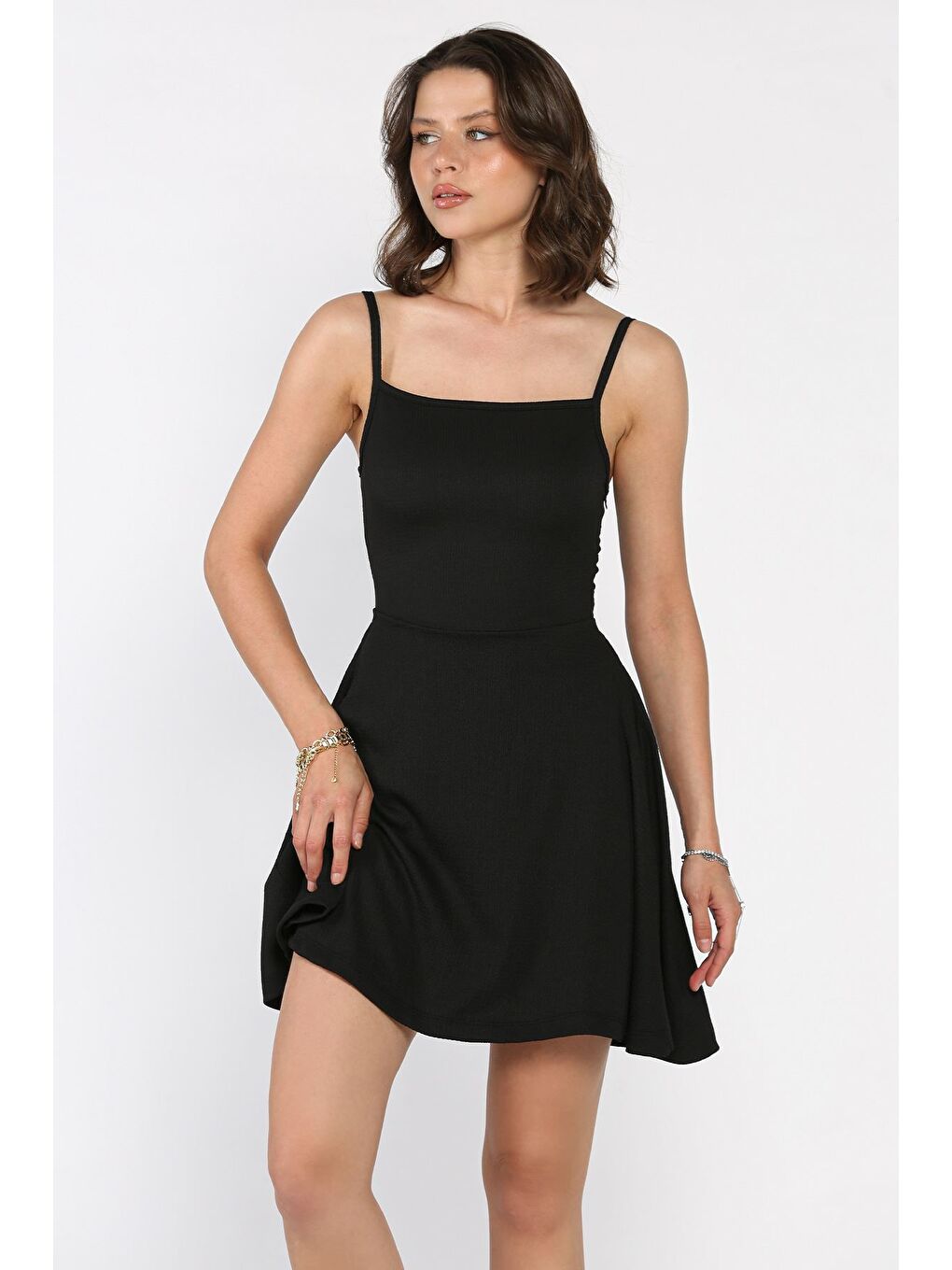 Siyah Kadın İp Askılı Sırt Bağlama Detaylı Mini Elbise-1