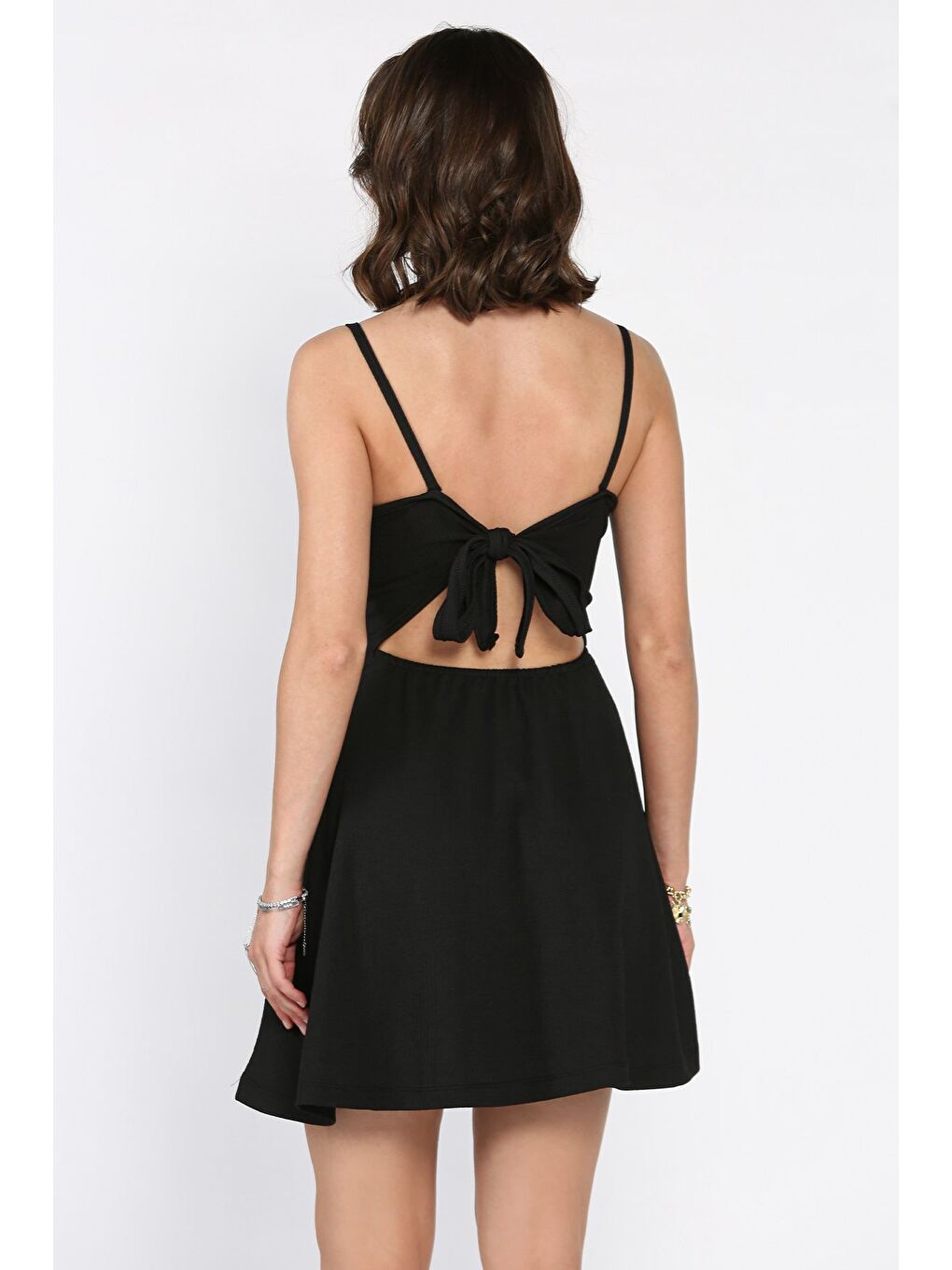 Siyah Kadın İp Askılı Sırt Bağlama Detaylı Mini Elbise-2
