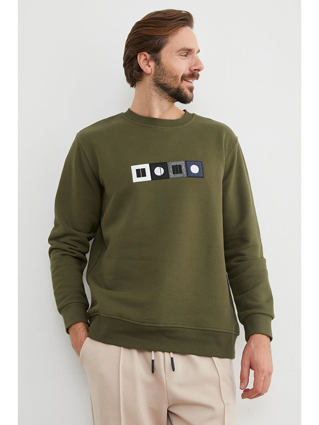 Haki 3 İplik Nakışlı Bisiklet Yaka Sweatshirt