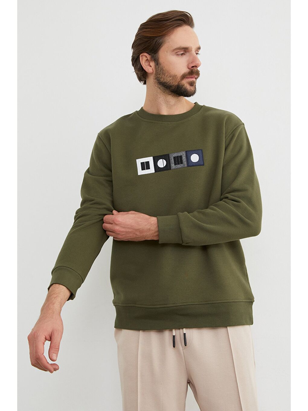 Haki 3 İplik Nakışlı Bisiklet Yaka Sweatshirt-1