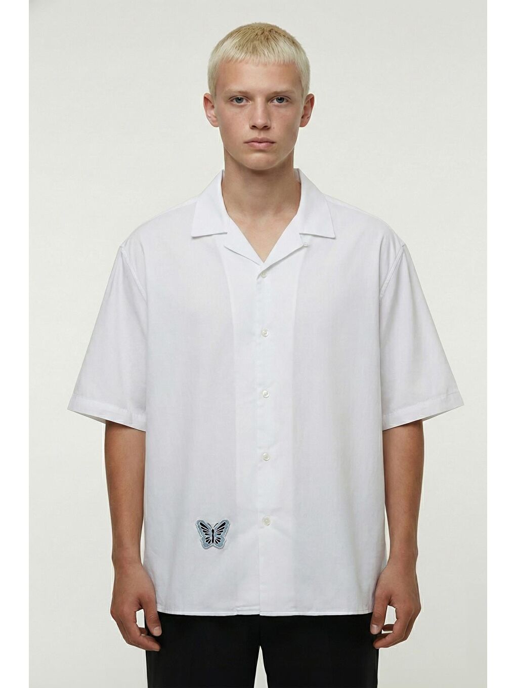 Giotelli Beyaz Apaş Yaka Erkek Gömlek