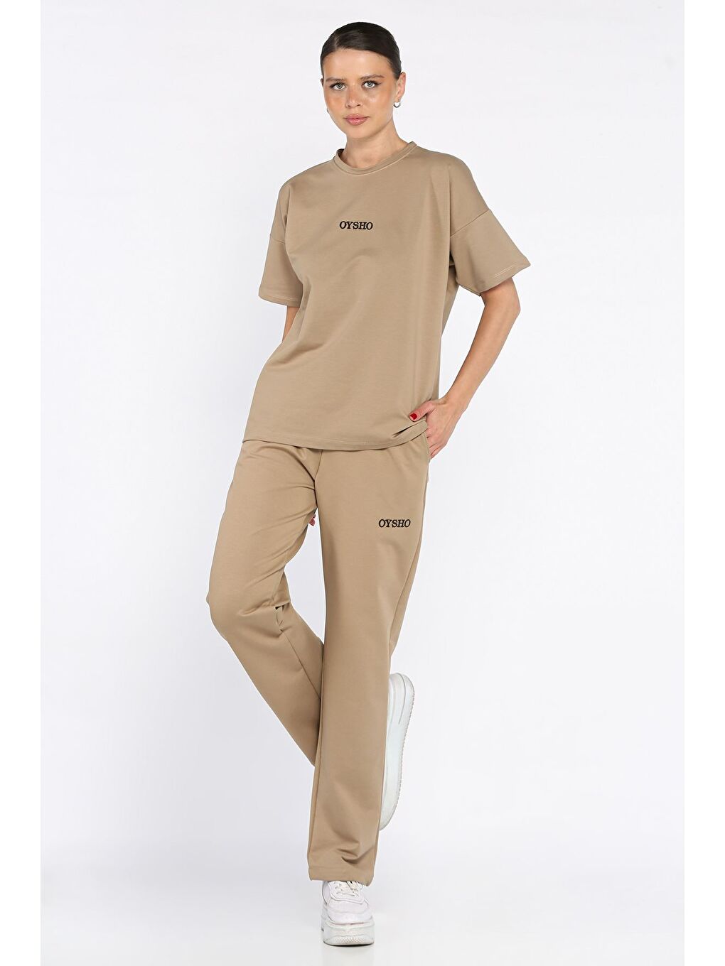 Bej Kadın Bisiklet Yaka Nakış Detaylı Tişört Pantolon İkili Takım
