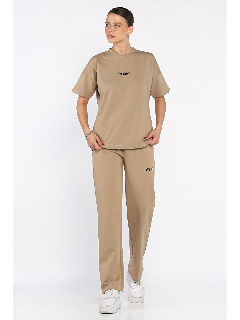 Bej Kadın Bisiklet Yaka Nakış Detaylı Tişört Pantolon İkili Takım-1