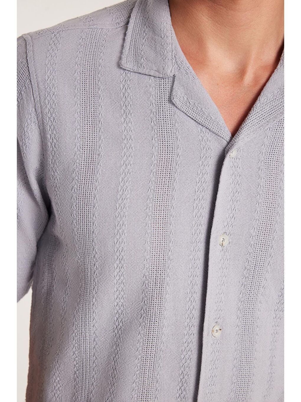 Erkek Regular Fit Klasik Kesim %100 Pamuk Keten Efekt Kısa Kollu Spor Apaş Yaka Gri Gömlek-2