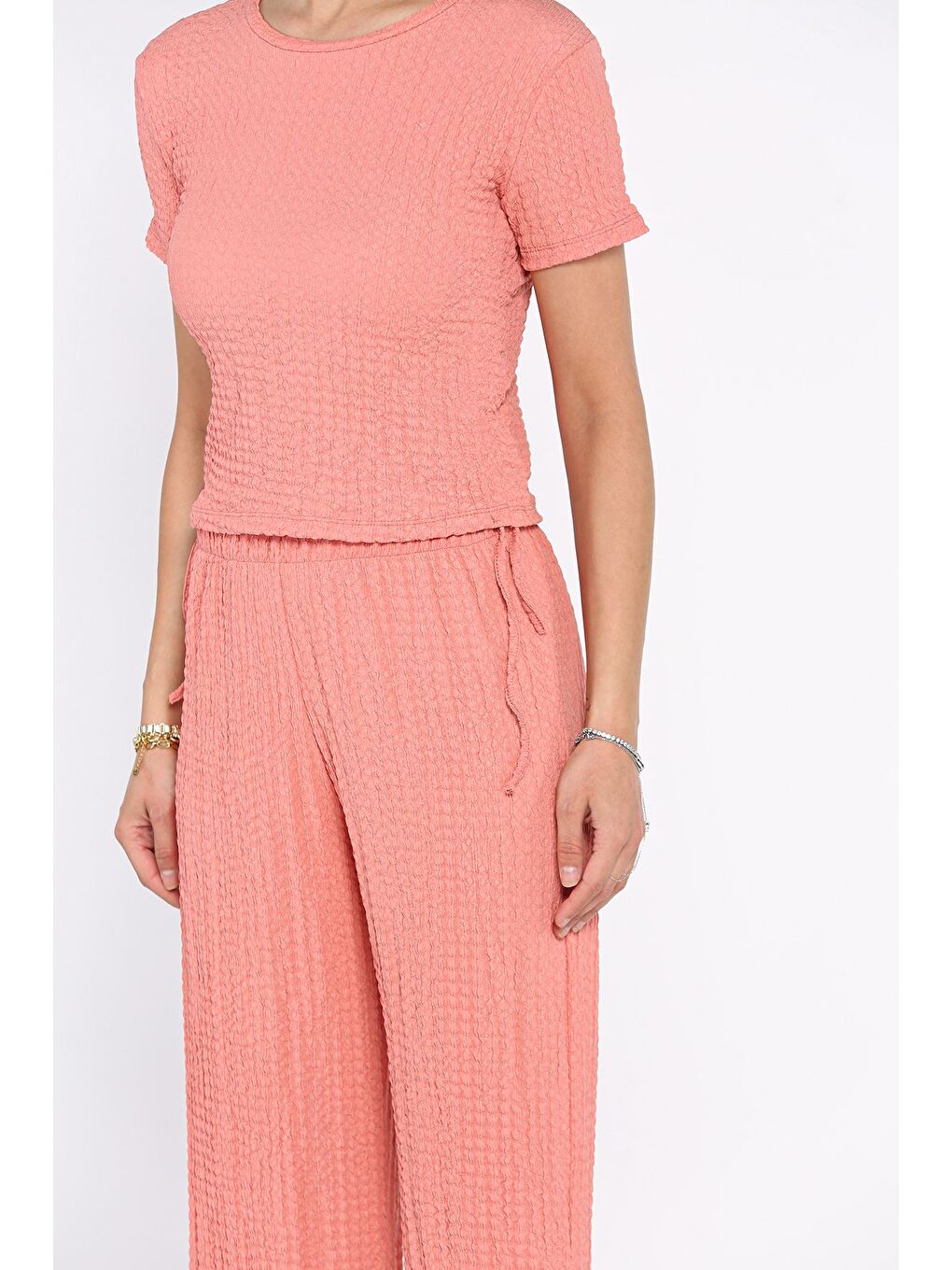 Pembe Kadın Kendinden Desenli Yan Büzgülü Bluz Pantolon İkili Takım-3