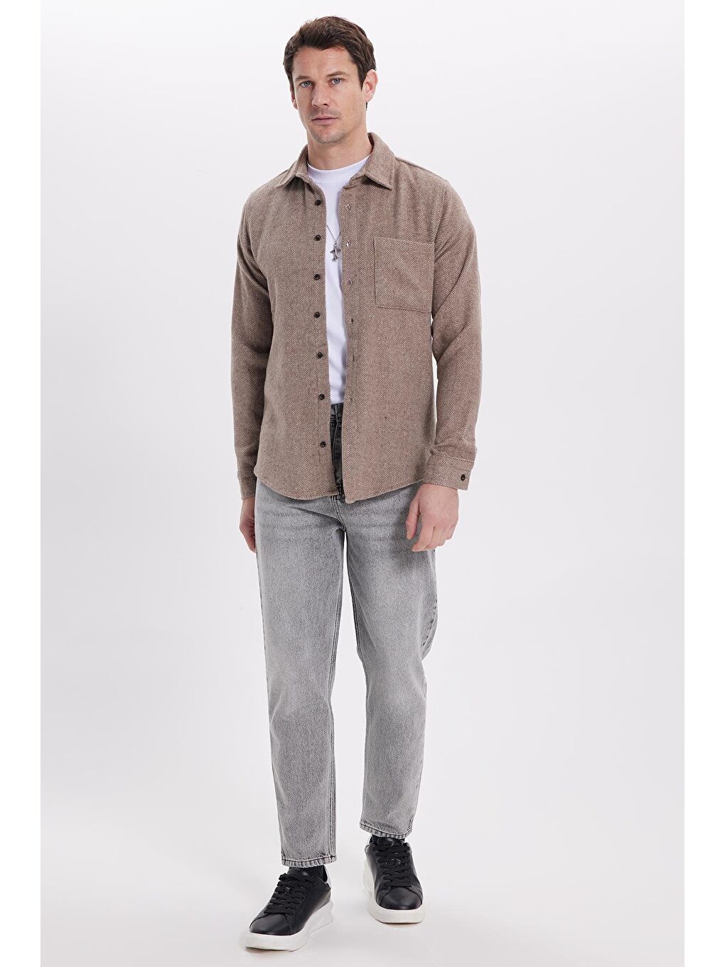 Erkek Slim Fit Dar Kesim  Armürlü Oduncu Cepli Spor Yaka Kahverengi Gömlek-3