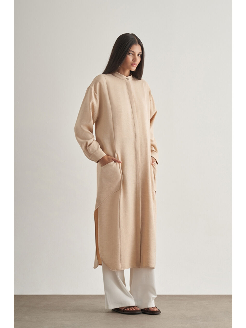 Keten Dokulu Verev Cepli Bej Rengi Uzun Tunik