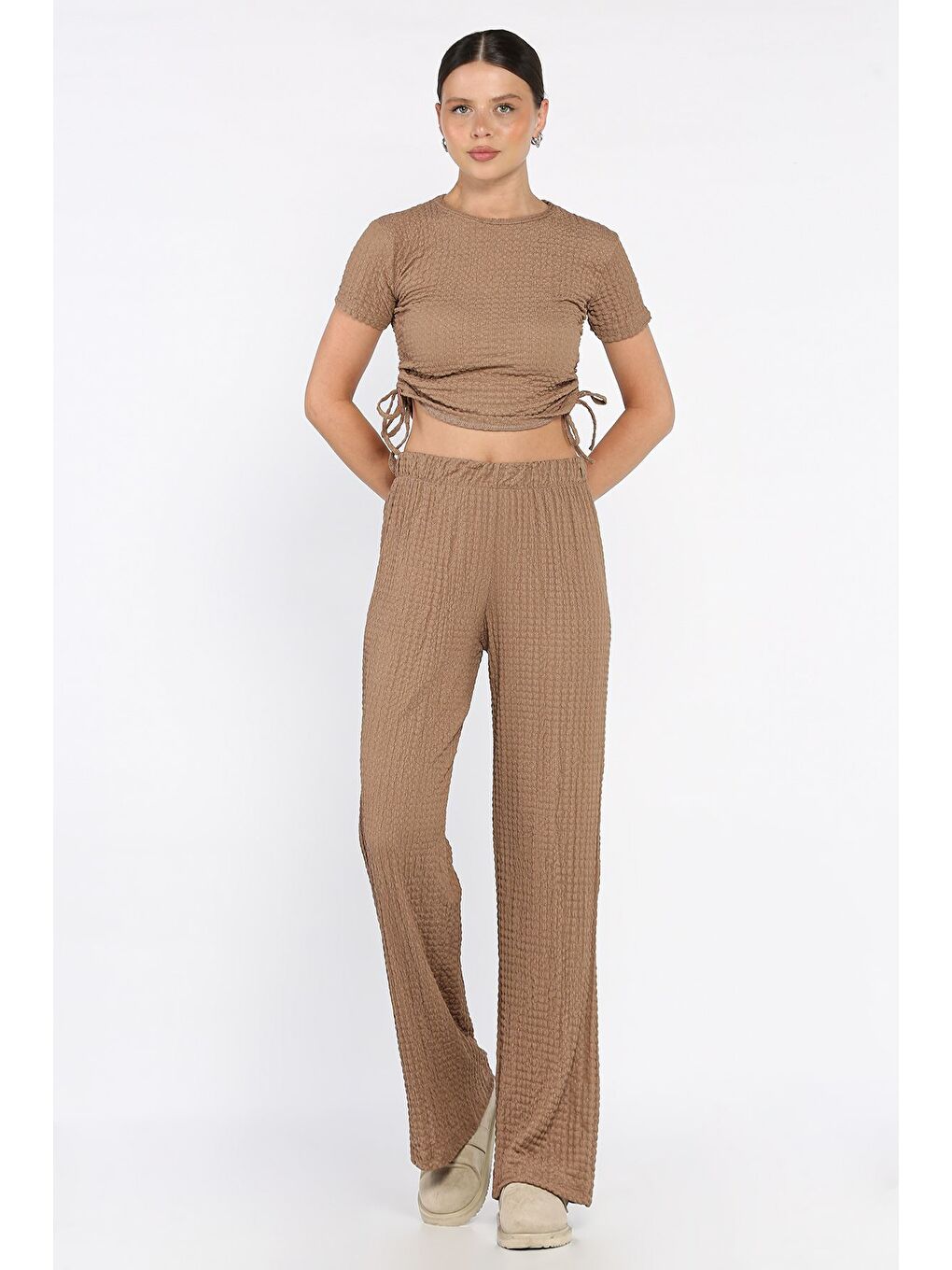 Kahverengi Kadın Kendinden Desenli Yan Büzgülü Bluz Pantolon İkili Takım-1