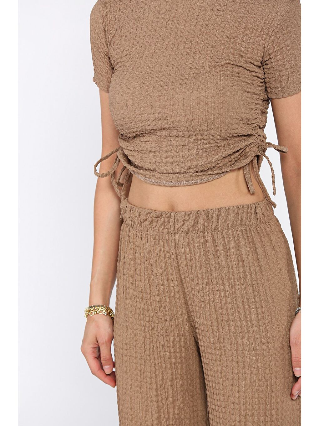 Kahverengi Kadın Kendinden Desenli Yan Büzgülü Bluz Pantolon İkili Takım-3