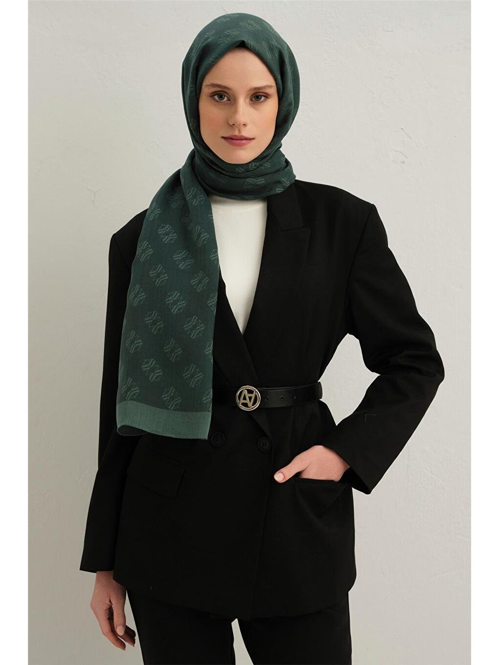 Yeşil Lyocell İpek Minimal Monogram Desen Şal 3299-1