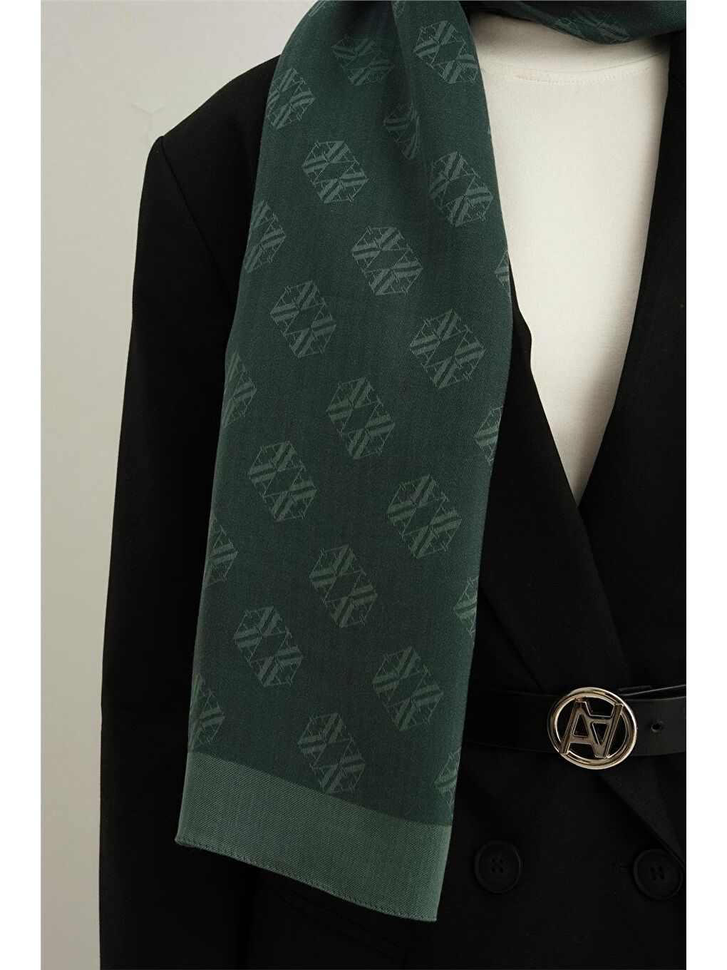 Yeşil Lyocell İpek Minimal Monogram Desen Şal 3299-2