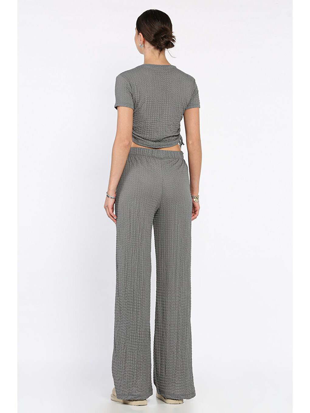 Gri Kadın Kendinden Desenli Yan Büzgülü Bluz Pantolon İkili Takım-2