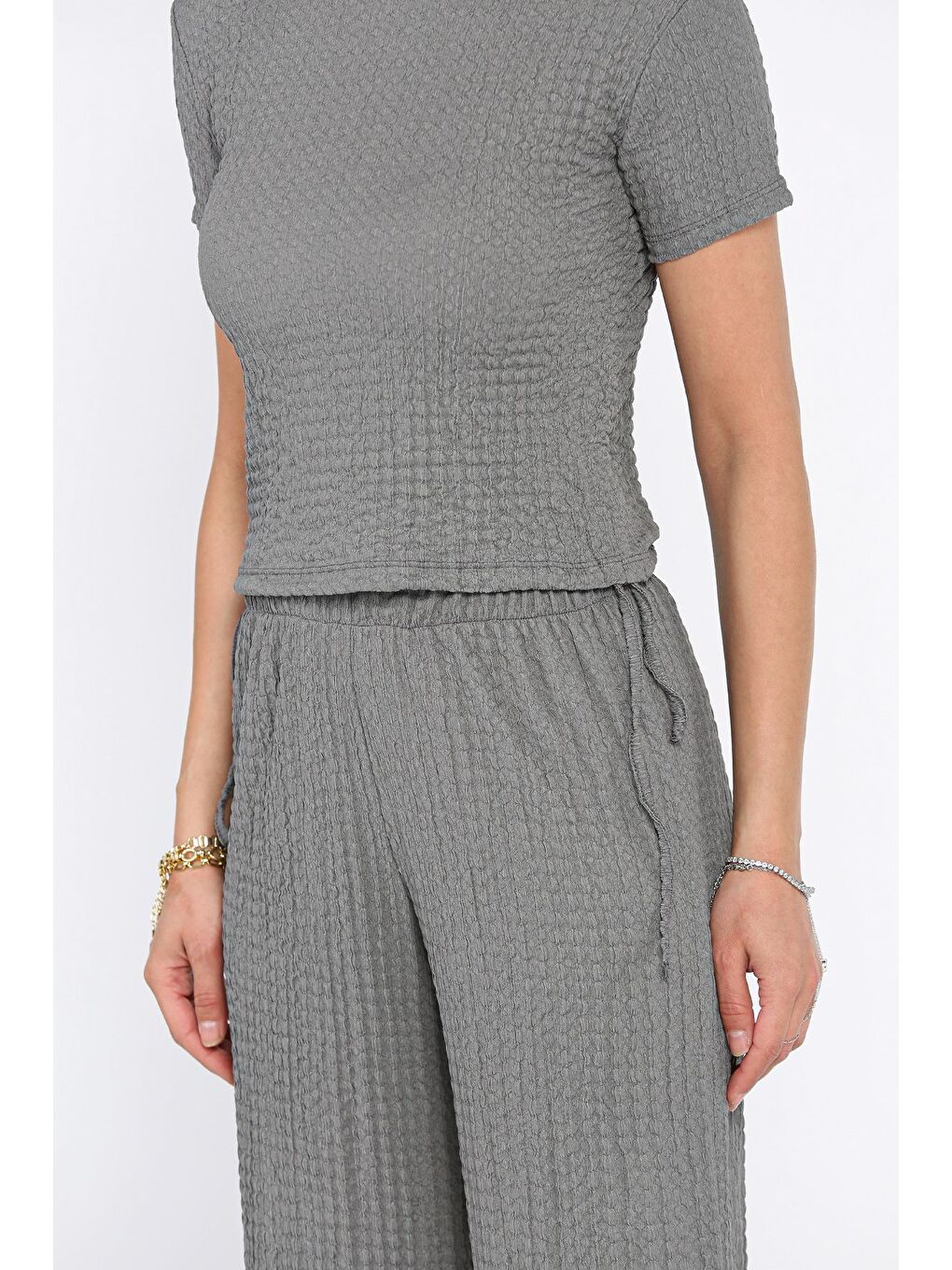 Gri Kadın Kendinden Desenli Yan Büzgülü Bluz Pantolon İkili Takım-3